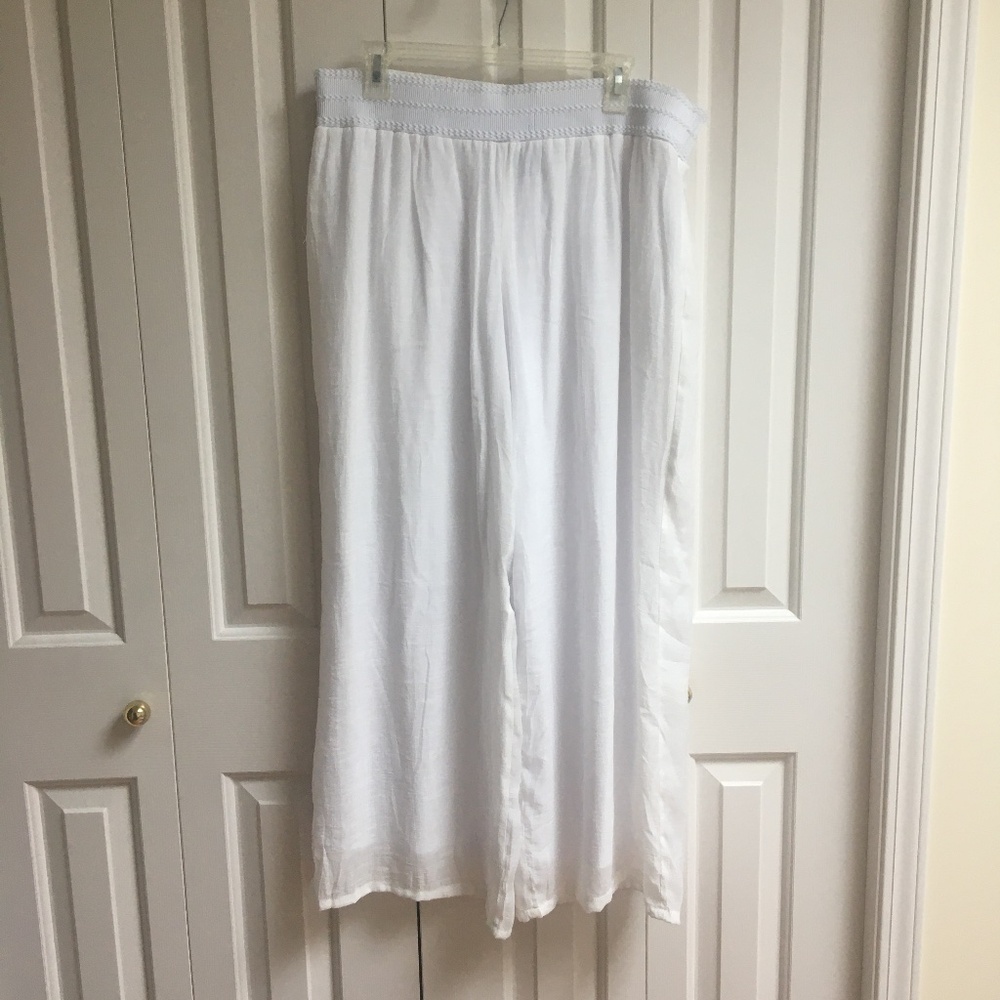 Apt 9 Wide Leg Pants - Light and Airy - L